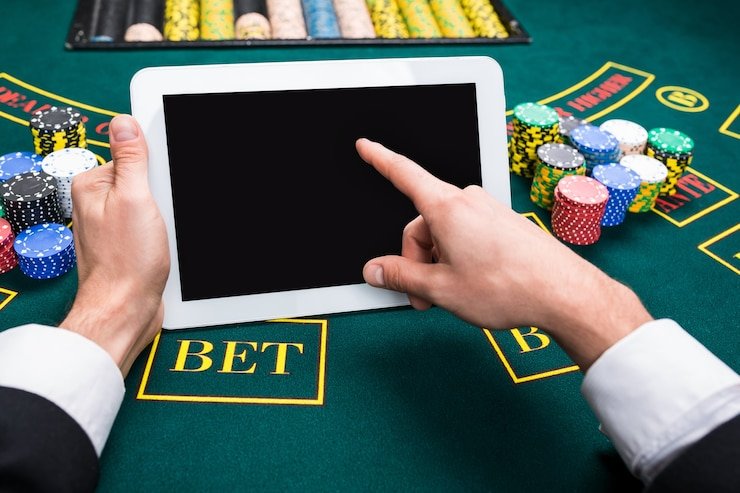 Chat and table statistics during active game
